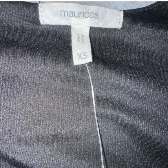 NWT Women’s Maurice’s black Plisse Sleeve Blouse size XS puffy sleeve - Picture 11 of 11